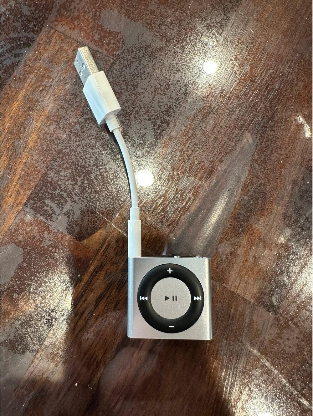 Apple iPod Shuffle 4th Gen Silver MP3 Player